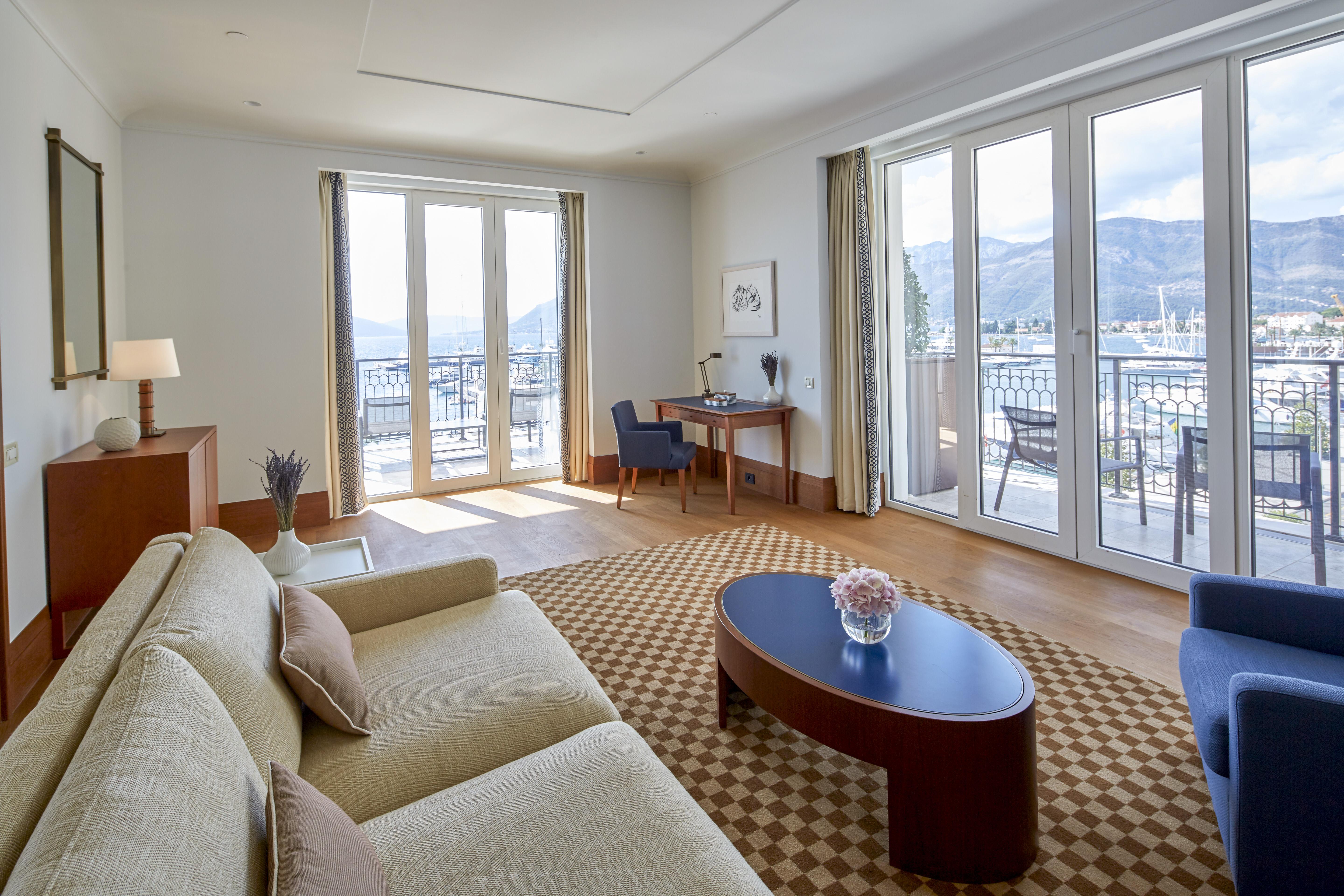 Regent Porto Montenegro Тиват Екстериор снимка A suite at the hotel