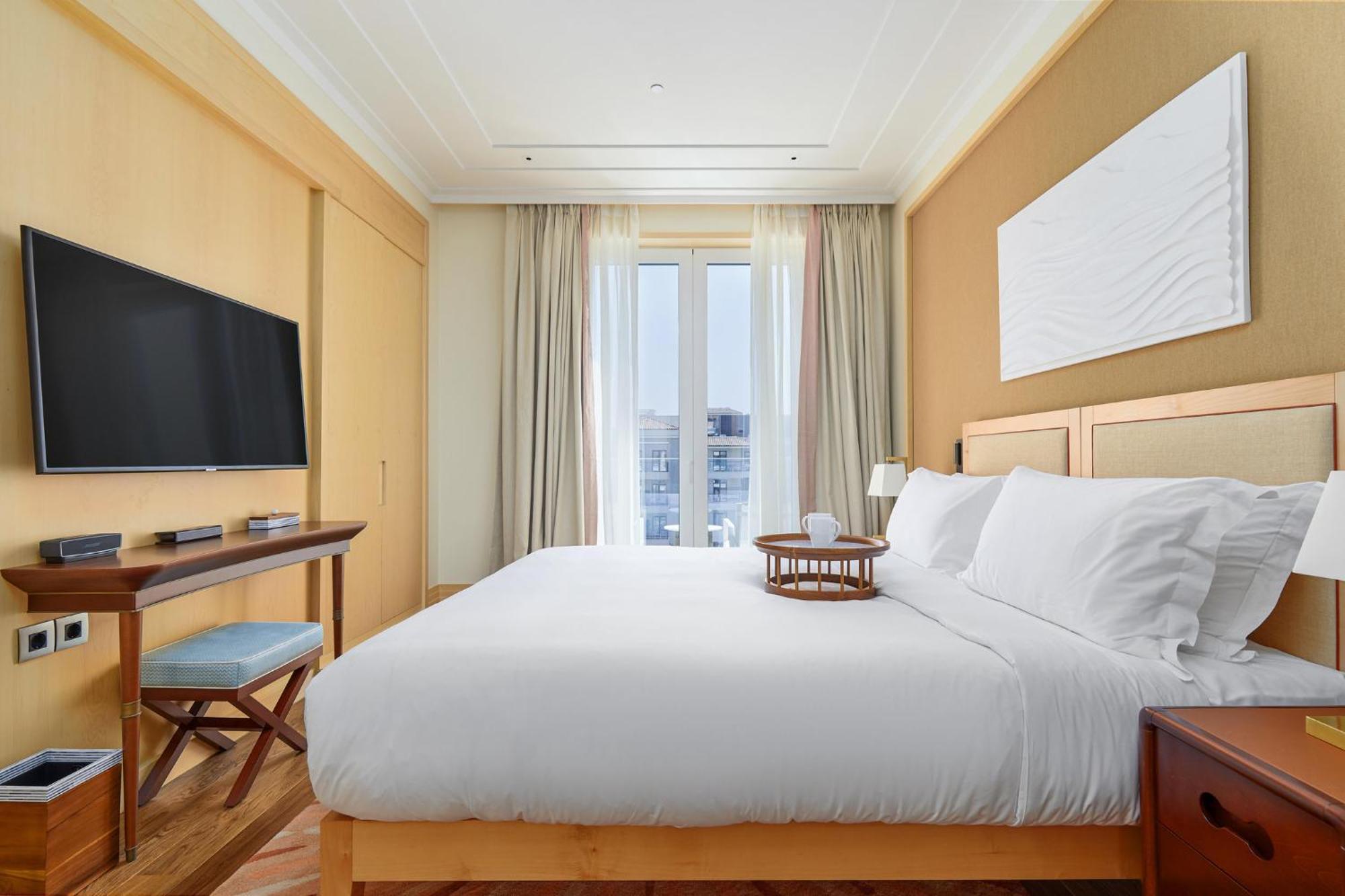 Regent Porto Montenegro Тиват Екстериор снимка A bedroom at the hotel
