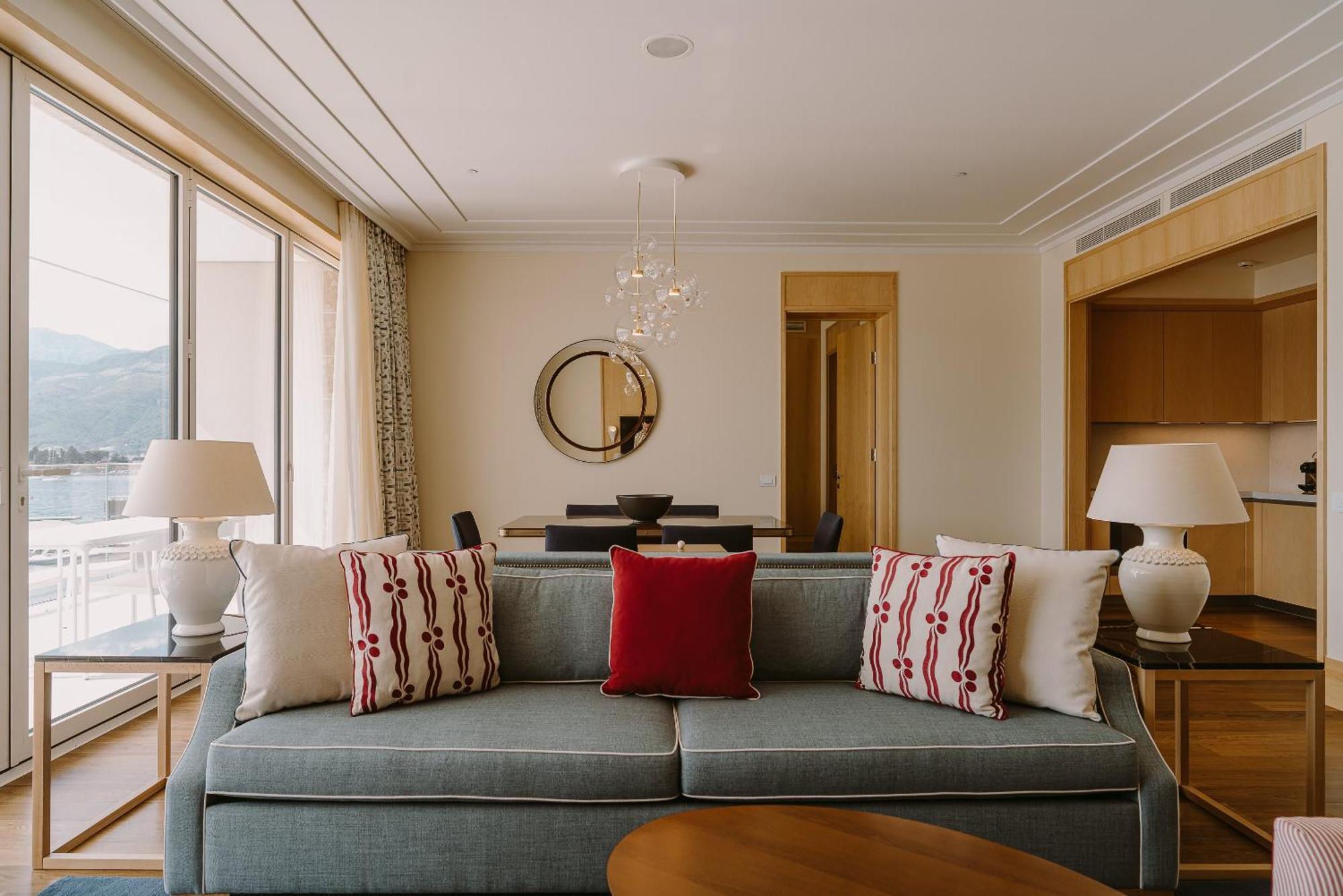 Regent Porto Montenegro Тиват Екстериор снимка A living room at The Mira Hong Kong