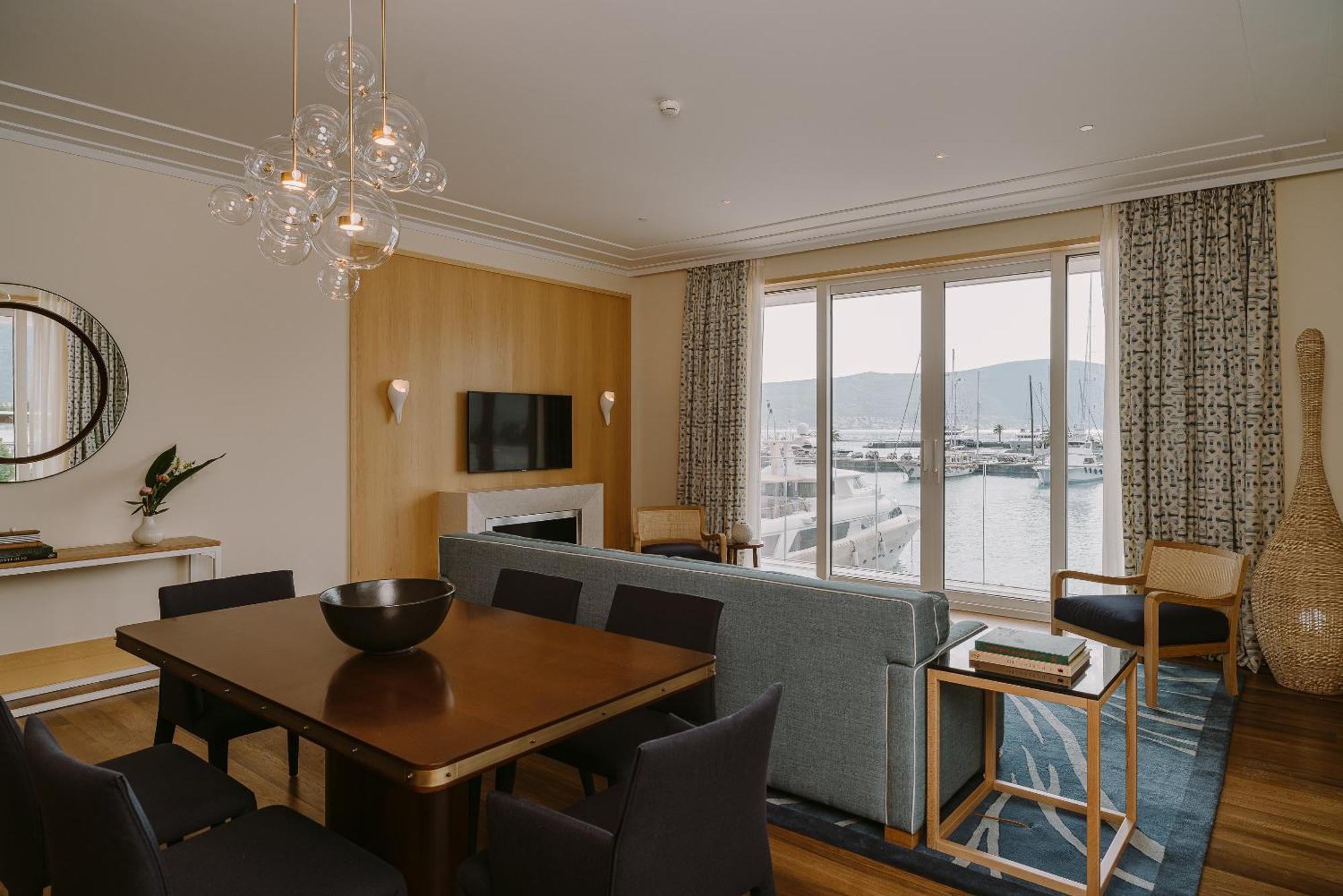 Regent Porto Montenegro Тиват Екстериор снимка A suite at the InterContinental